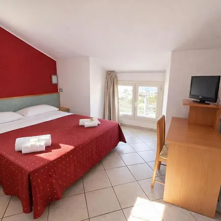 Hotel Villa Tina Easy Stay Room Only-2